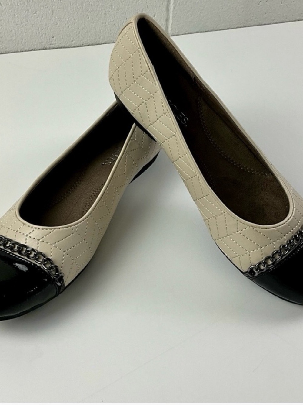 AEROSOLES Quilted Two-Tone Ballet Flats - Cream & Black